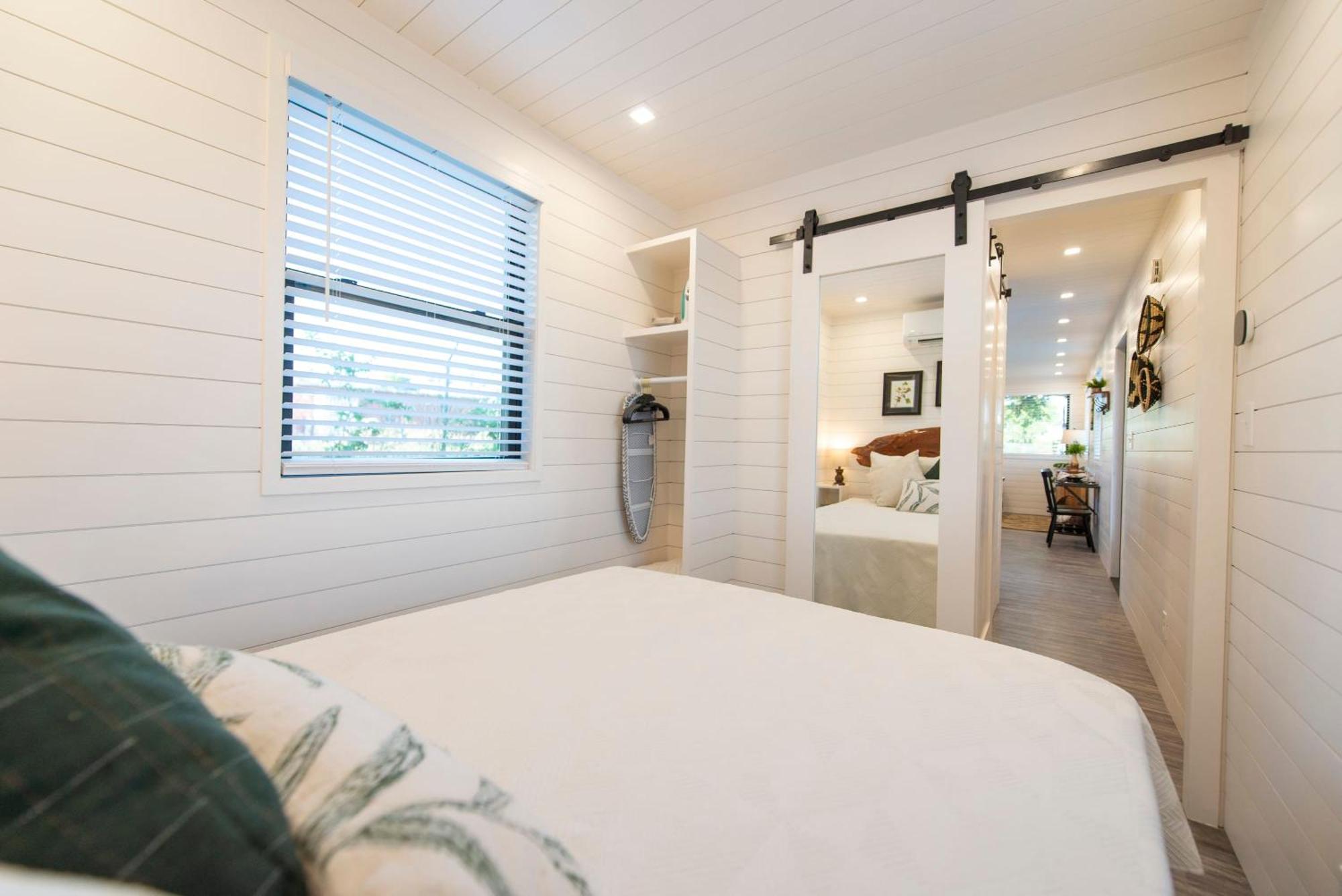 The Woods- Container Tiny House 12 Min To Magnolia/Baylor/Downtown Bellmead Exterior foto